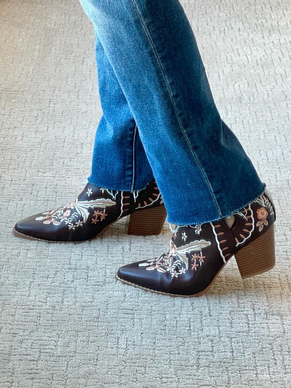 NEWBELLA Floral Embroidered Western Ankle Boots Brown Size 9 NIB